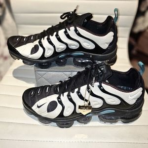 NEW Nike Vapormax Plus Pays Homage To Ken Griffey Jr.’s Spider-Man Catch